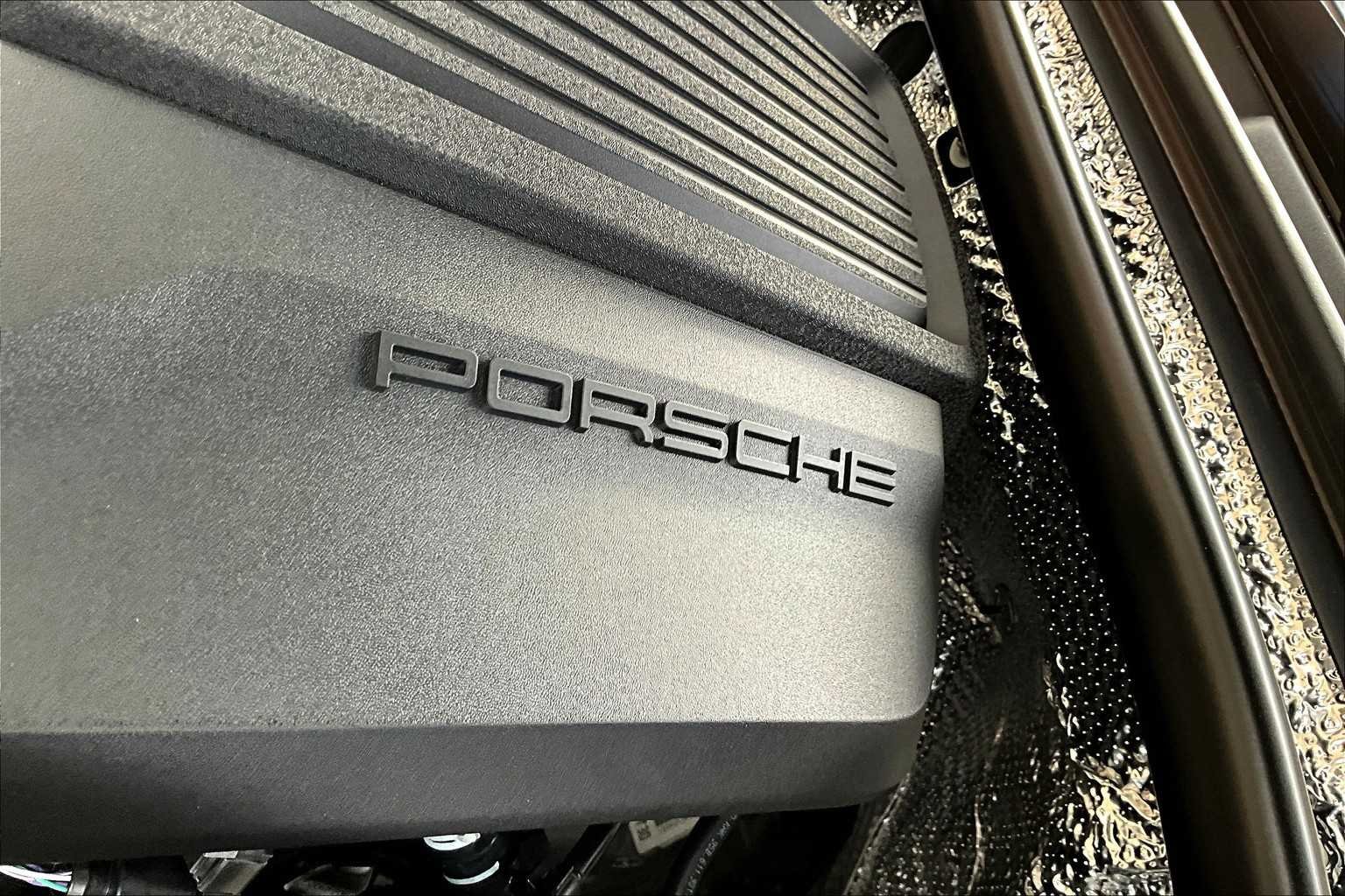 2026 Porsche Macan - Photo 22