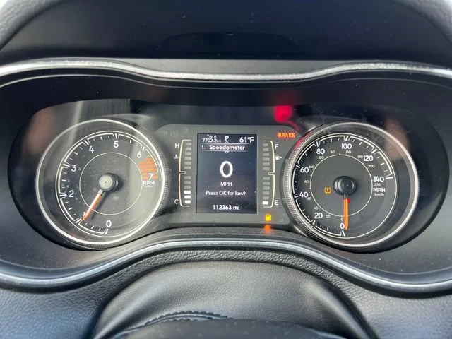 Used 2019 Diamond Black Crystal Pearlcoat Jeep Latitude image 20