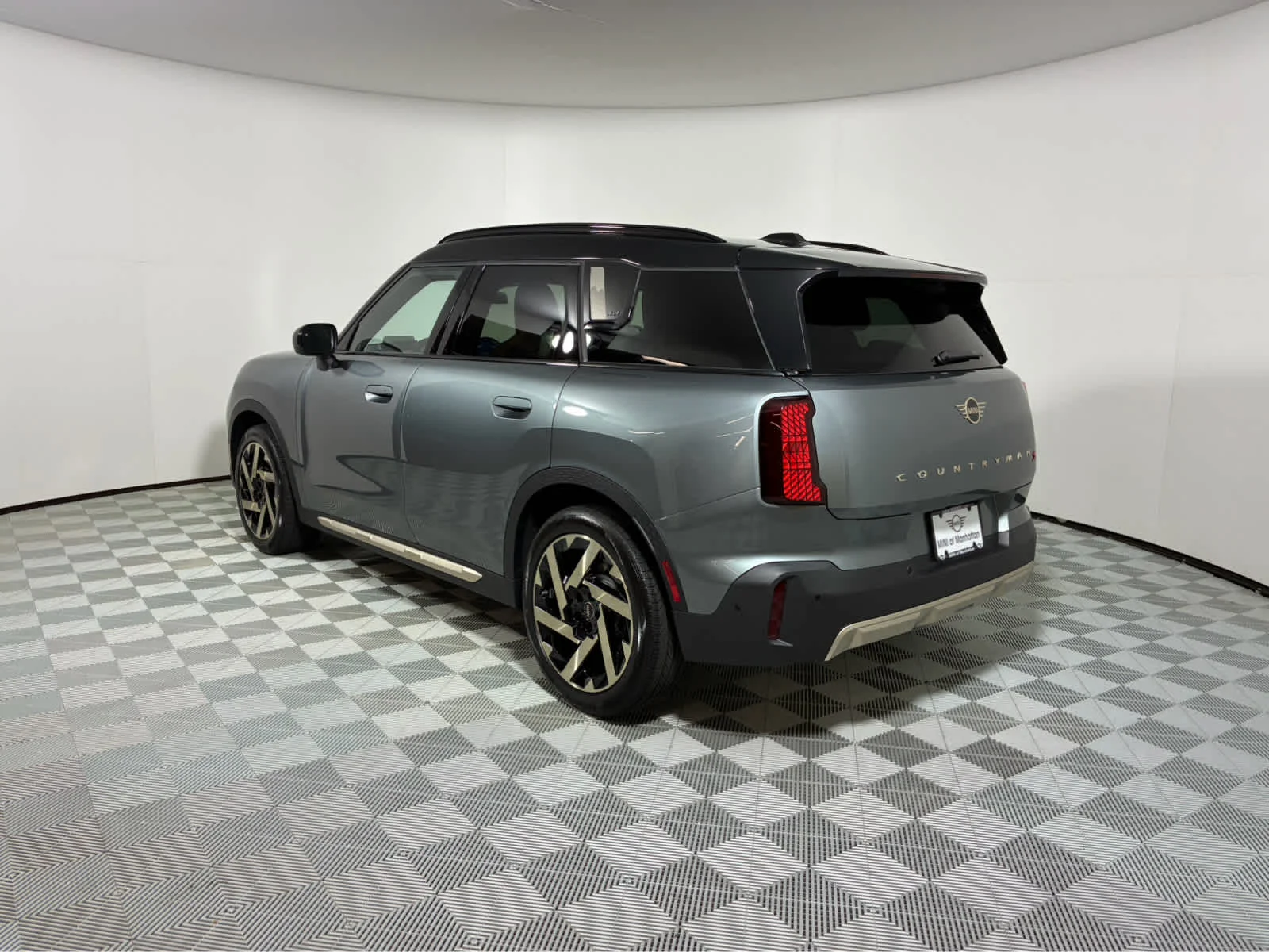 New 2027 Smokey Green Metallic MINI Iconic image 6