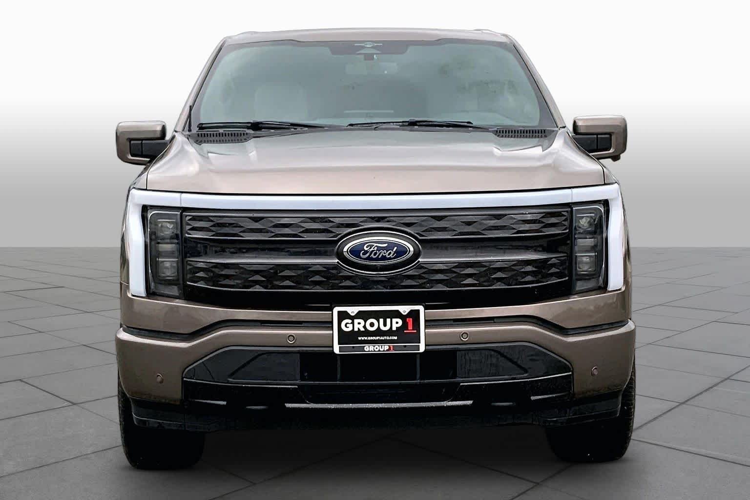Used 2023 Stone Gray Ford Platinum image 5