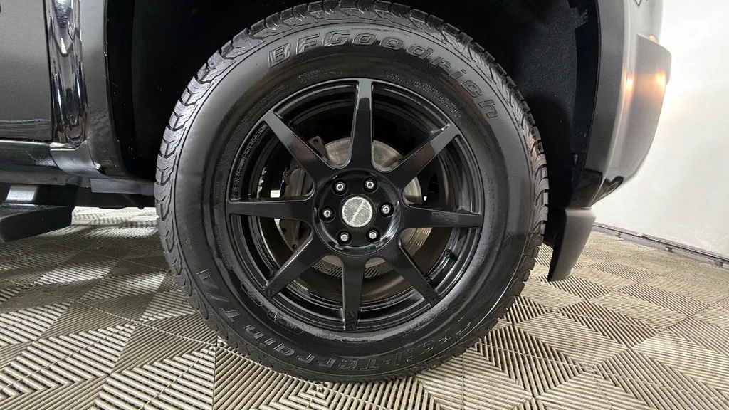Used 2018 BLACK Chevrolet 2WD LT image 27