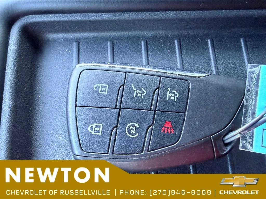 Used 2022 Summit White Chevrolet LT image 29