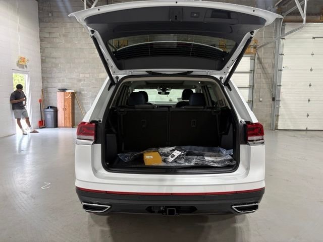 New 2026 White/off-white Volkswagen 2.0T SE w/Technology image 14