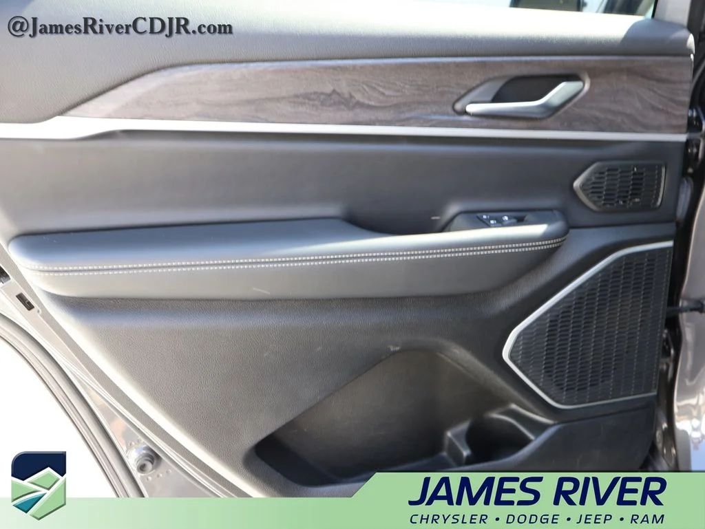 Used 2021 Gray Jeep Limited image 18
