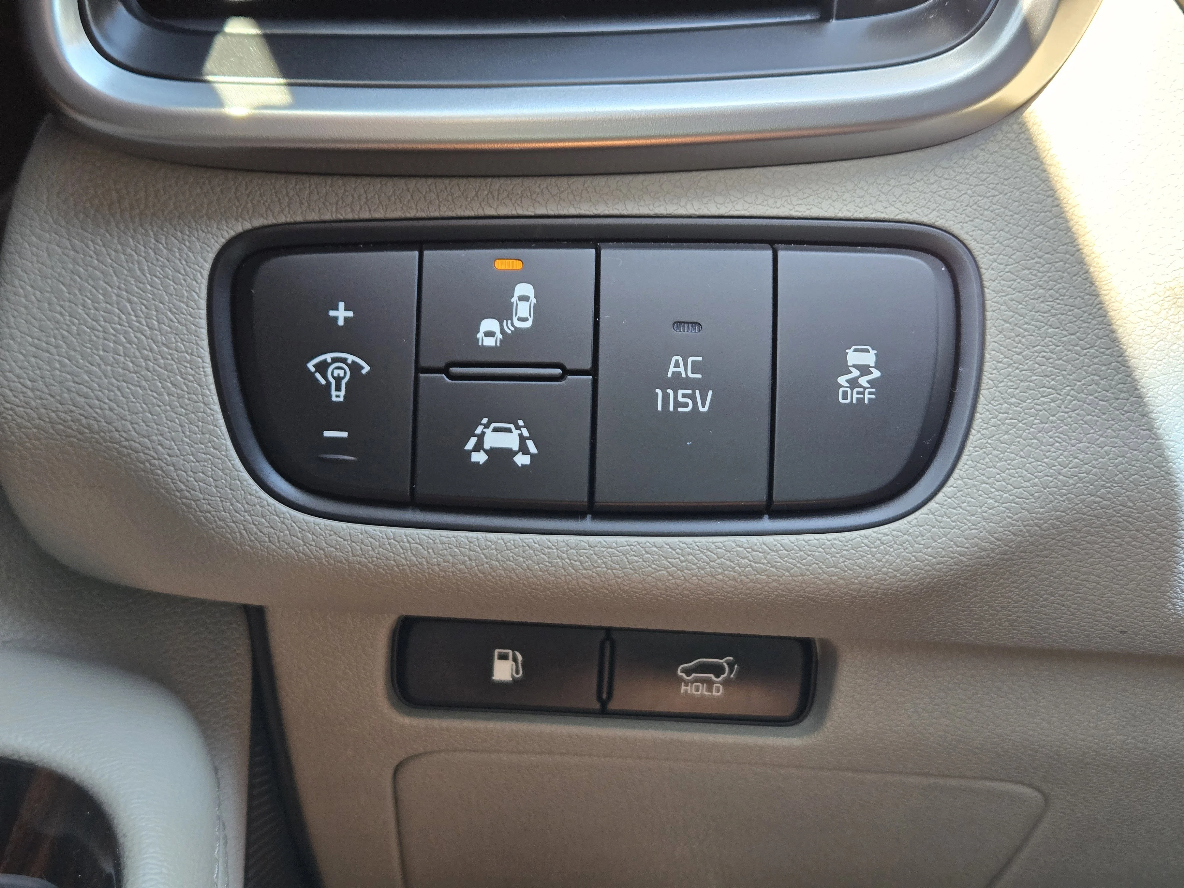 Used 2019 Snow White Pearl Kia EX image 24