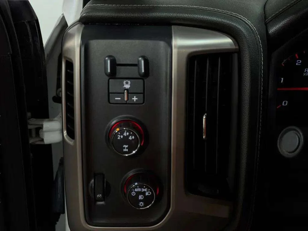 Used 2016 SUMMIT WHITE GMC Denali image 18