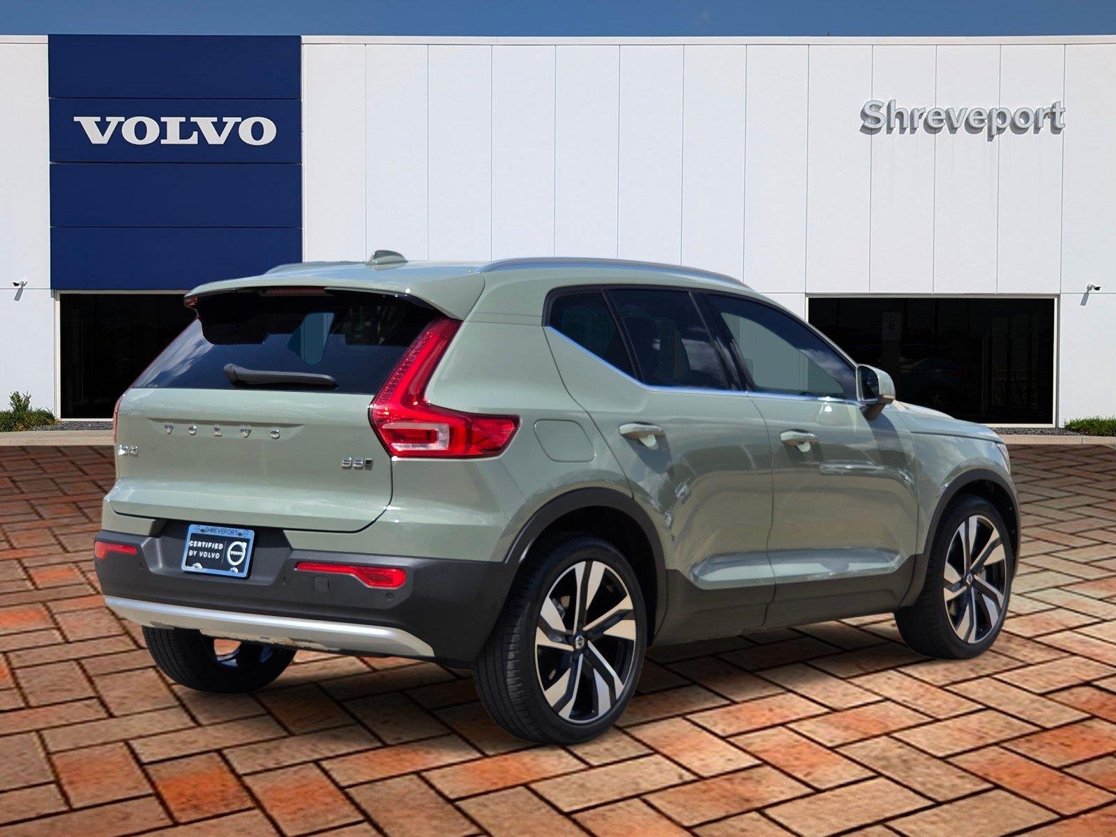 Used 2023 Sage Green Metallic Volvo Plus Bright Theme image 4