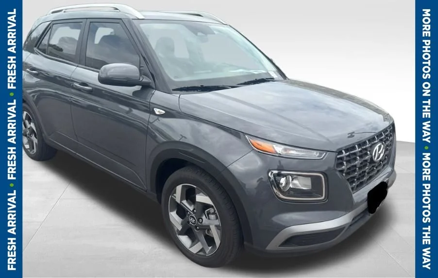 Used 2025 Gray Hyundai SEL image 1