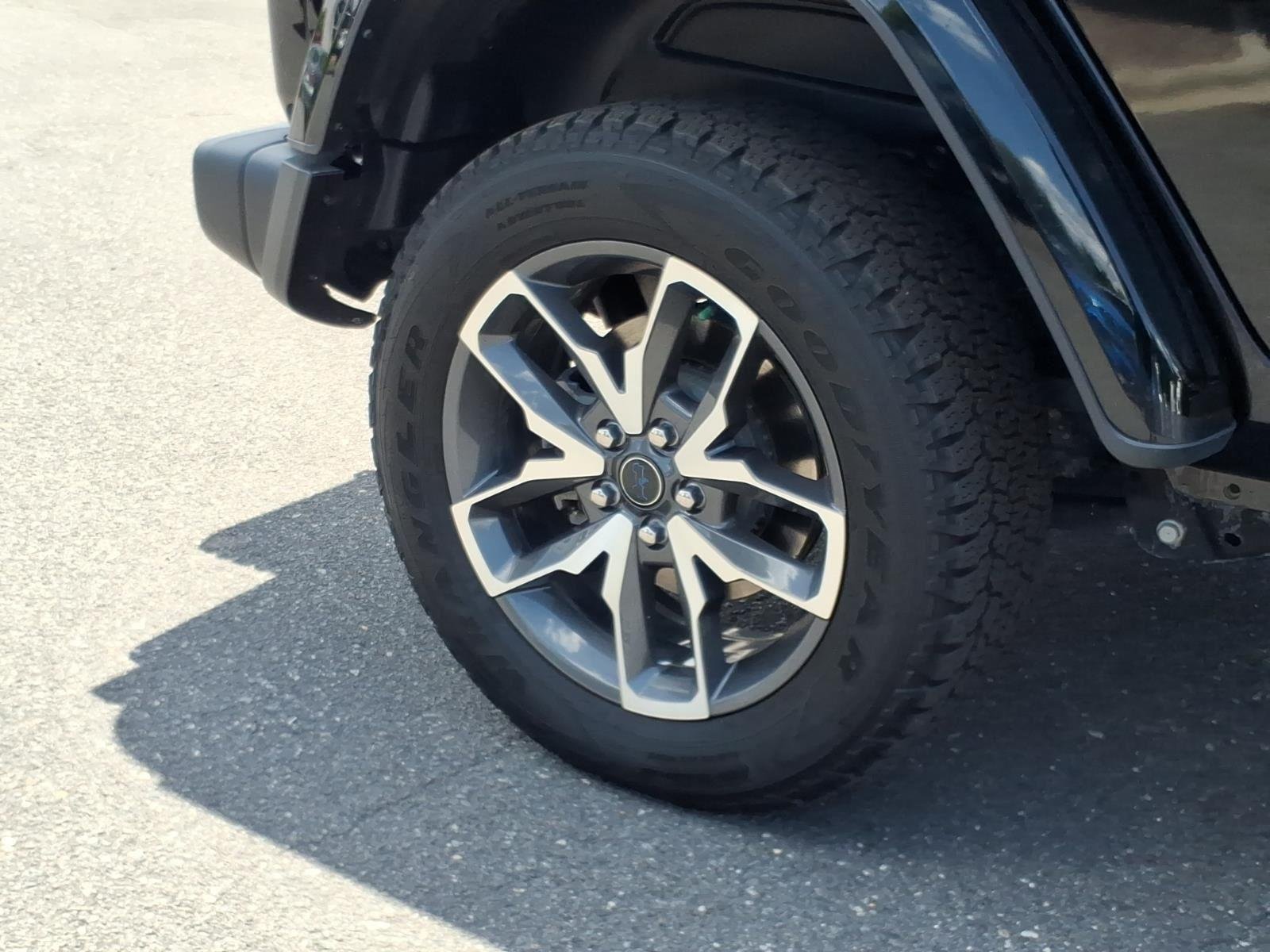 Used 2024 Black Clearcoat Jeep Sport S image 12