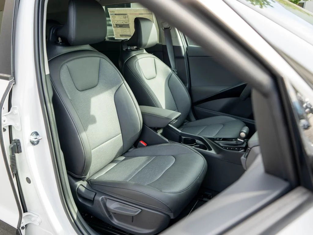 New 2026 Snow White Pearl Kia SX image 9