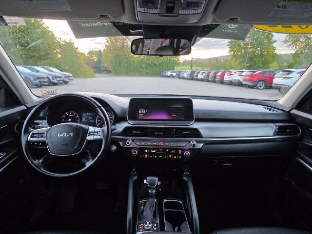 Used 2022 Silver Kia S image 19