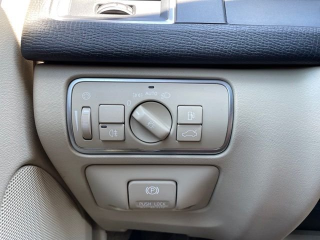 Used 2015 Rich Java Metallic Volvo T6 Premier Plus image 14