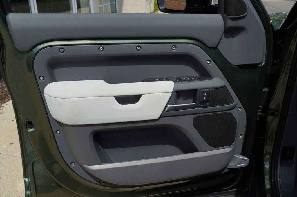 New 2026 Woolstone Green Land Rover S image 10