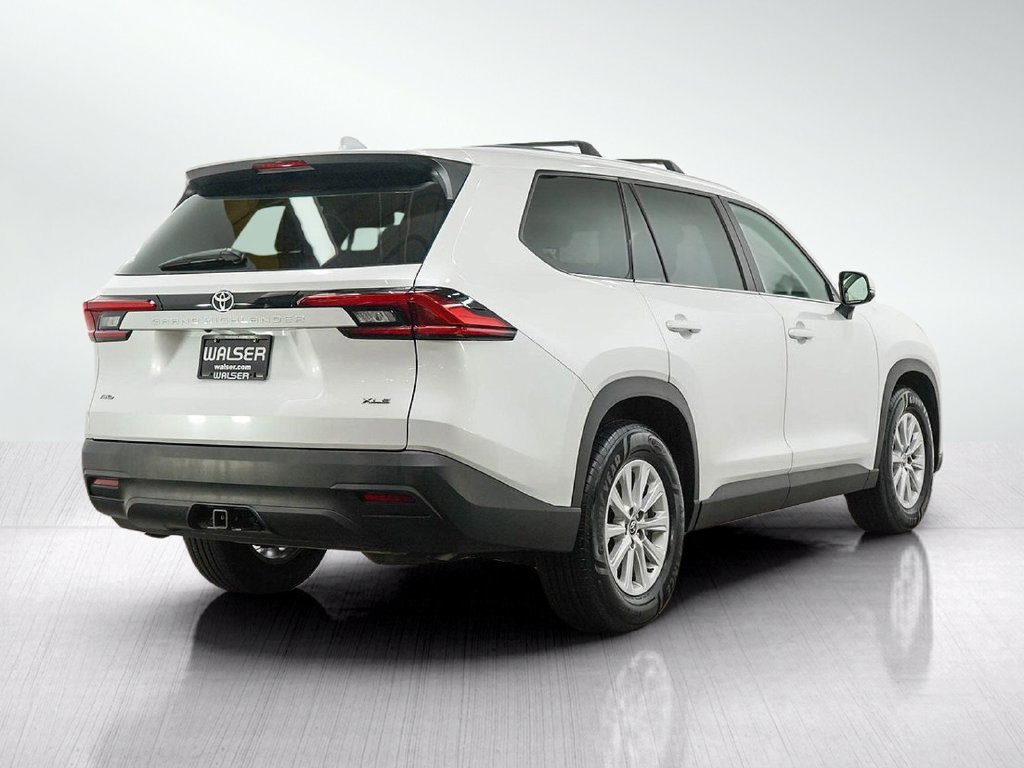 Used 2024 Pearl Toyota Xle image 5