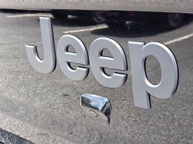 Used 2022 Black Jeep Willys image 31