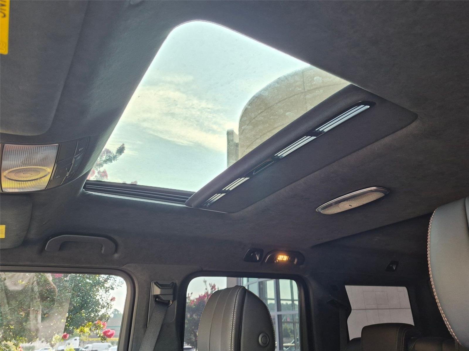 Used 2025  Mercedes-Benz G 550 image 24