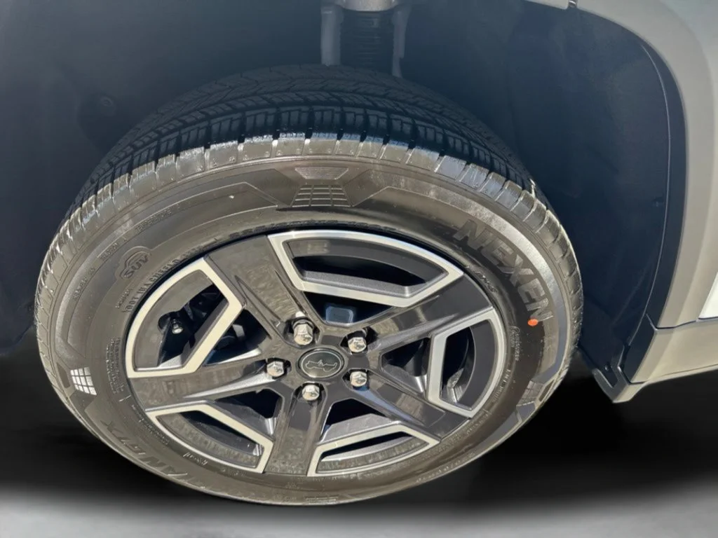 New 2026 Bright White Clearcoat Jeep Laredo image 36