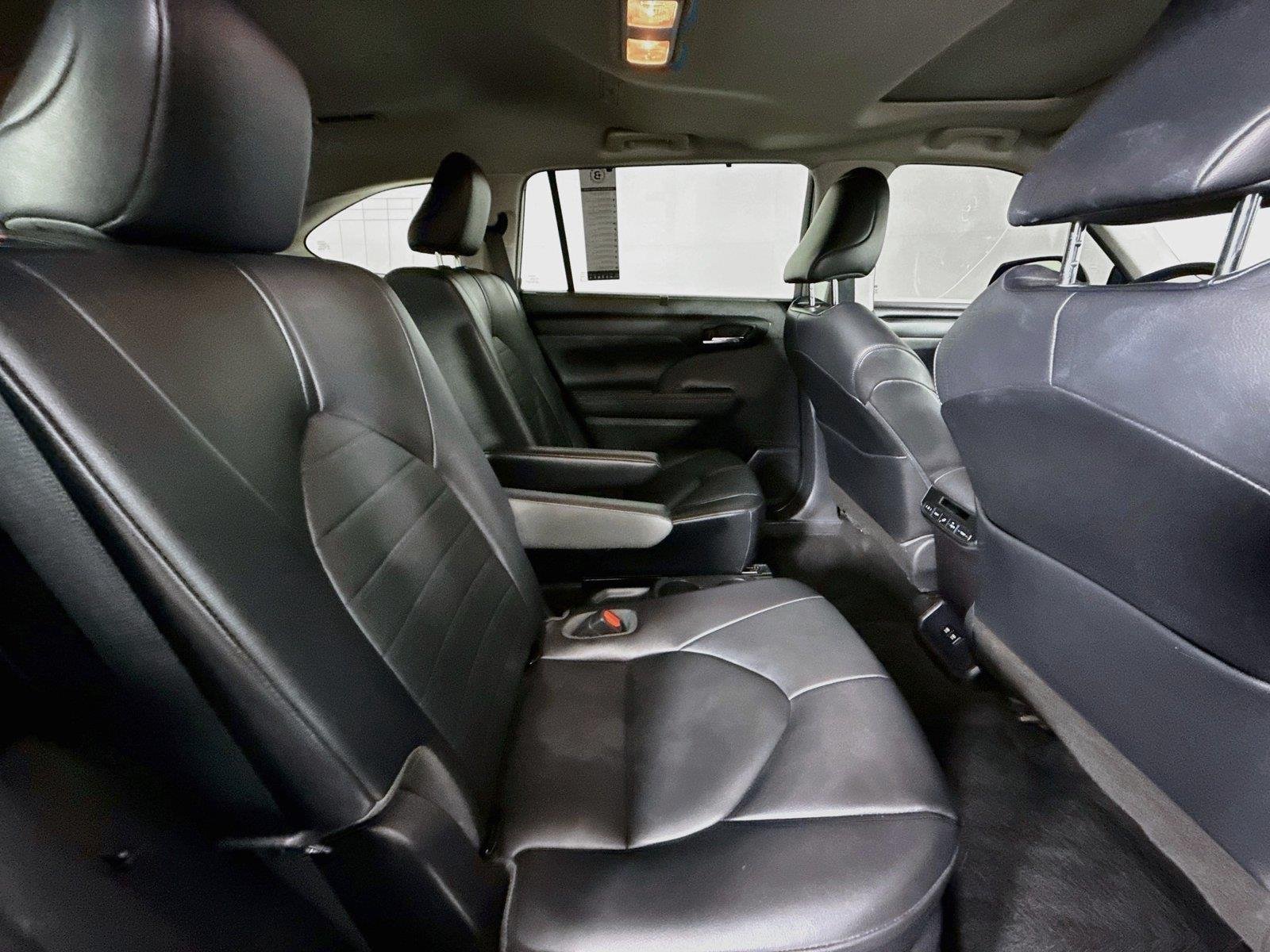 Used 2021 Midnight Black Metallic Toyota XLE image 40