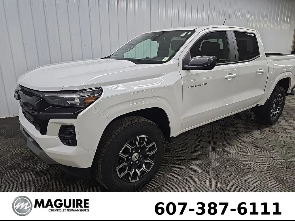 Used 2025 White Chevrolet Z71 image 8
