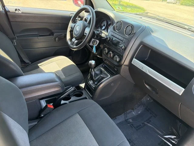 Used 2014 White Jeep Sport image 22