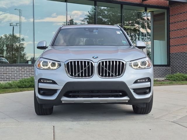 Used 2021 Silver BMW xDrive30i image 2