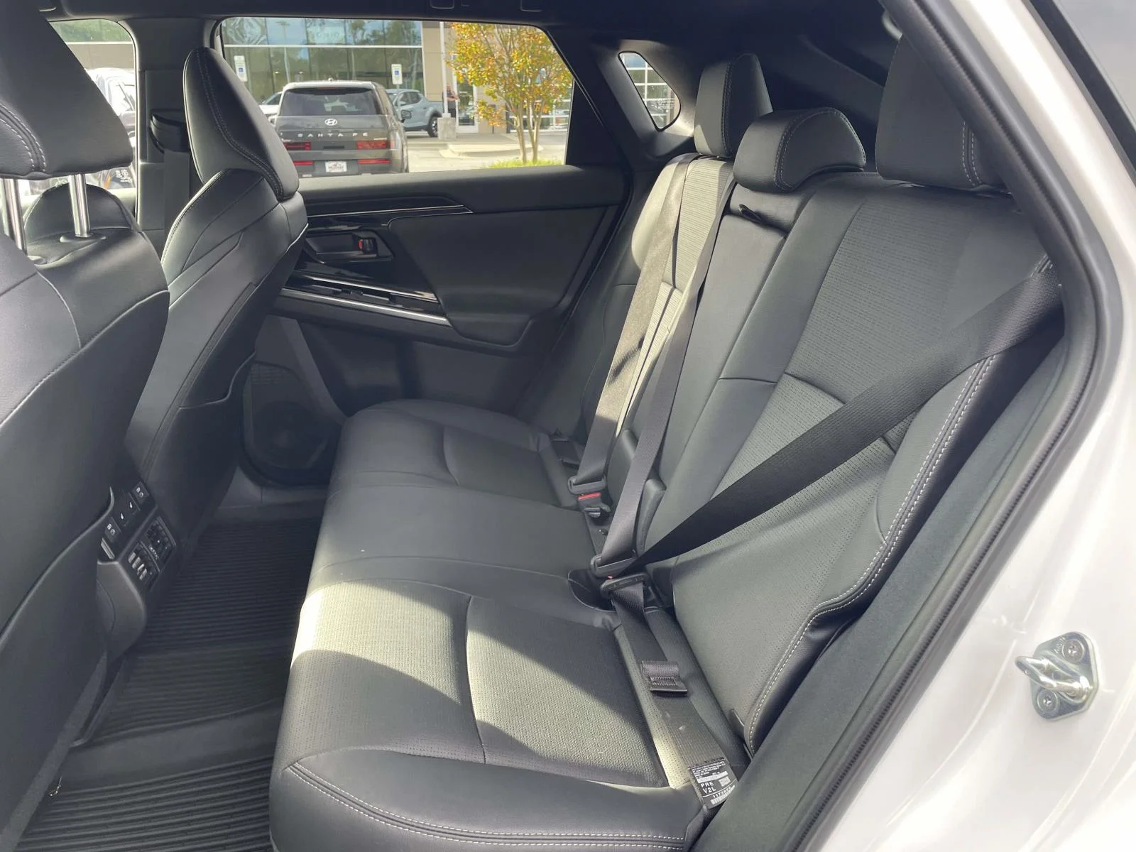 Used 2023 Wind Chill Pearl Toyota Limited image 3