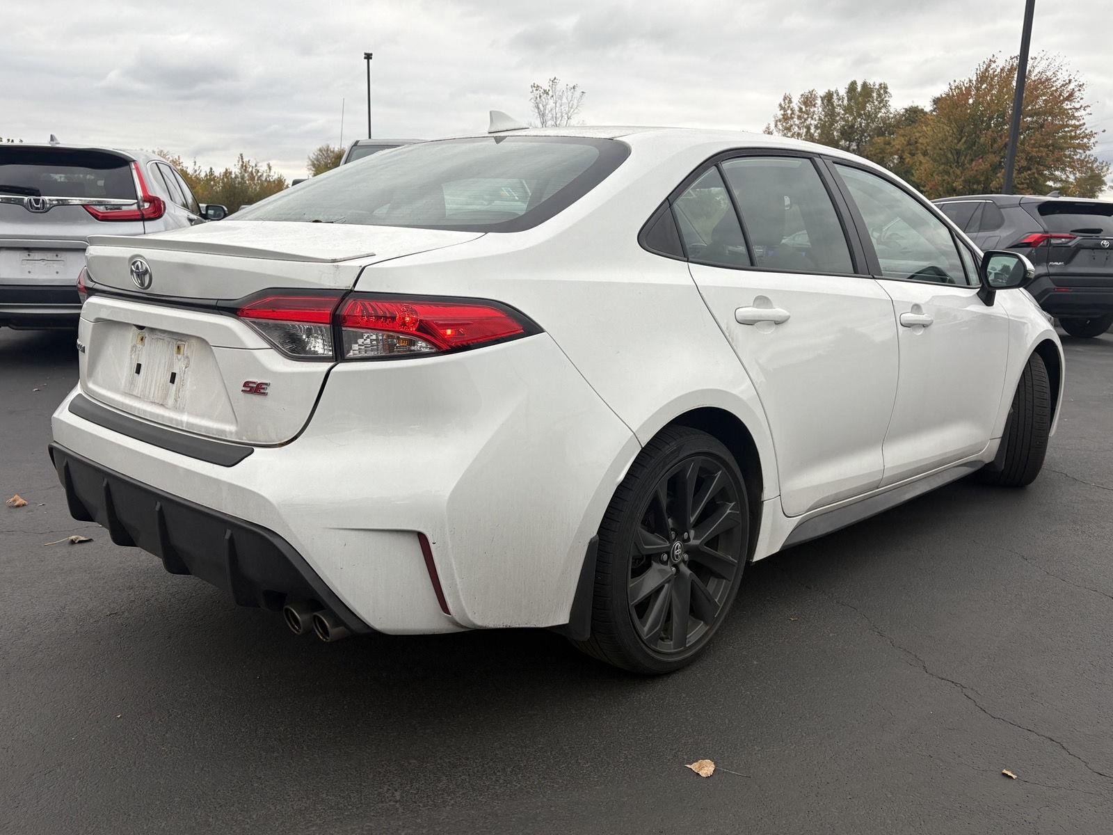 Used 2024 Ice Cap Toyota SE image 14