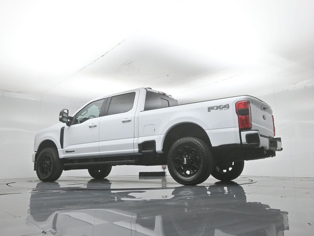New 2026 Oxford White Ford XLT image 3