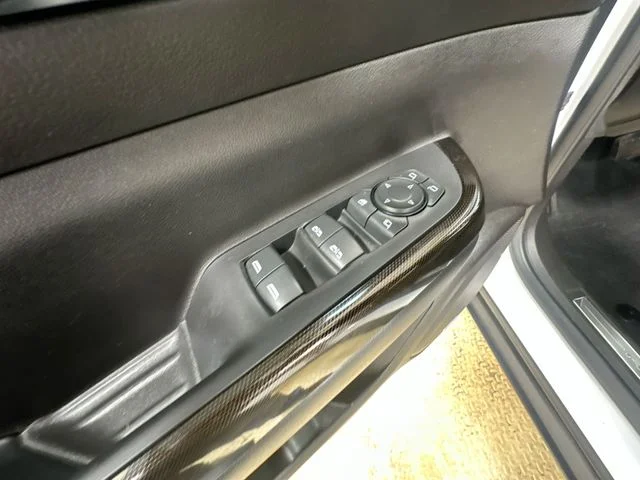 Used 2023 White GMC AT4 image 16
