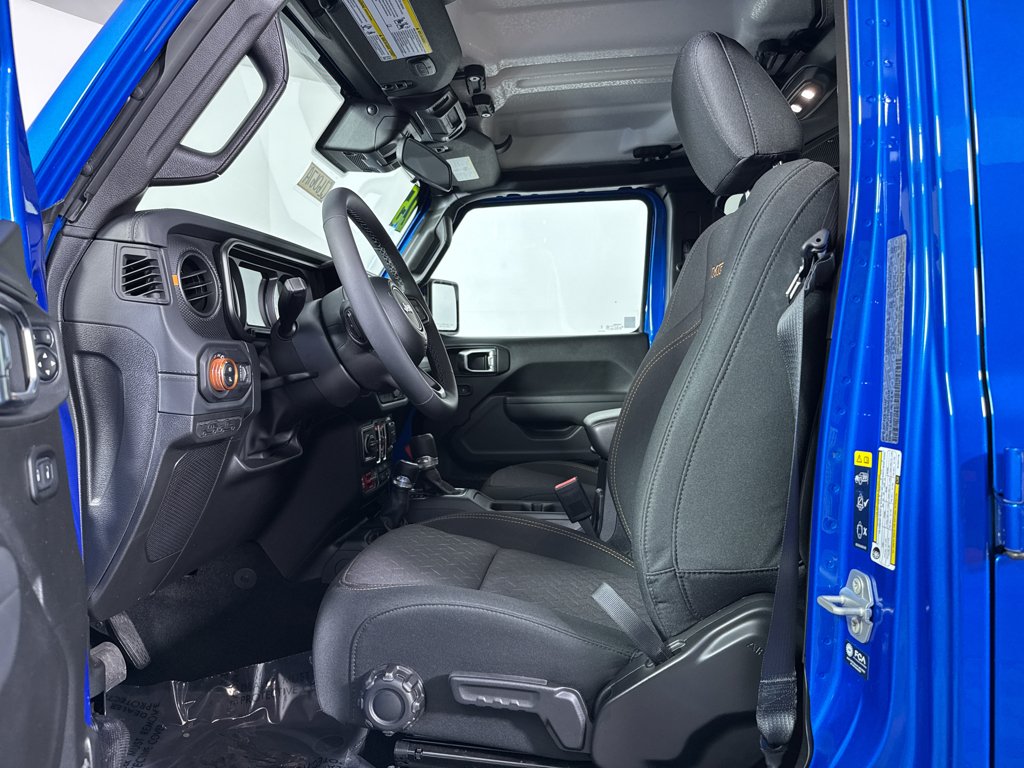 Used 2025 Hydro Blue Pearlcoat Jeep Mojave image 5