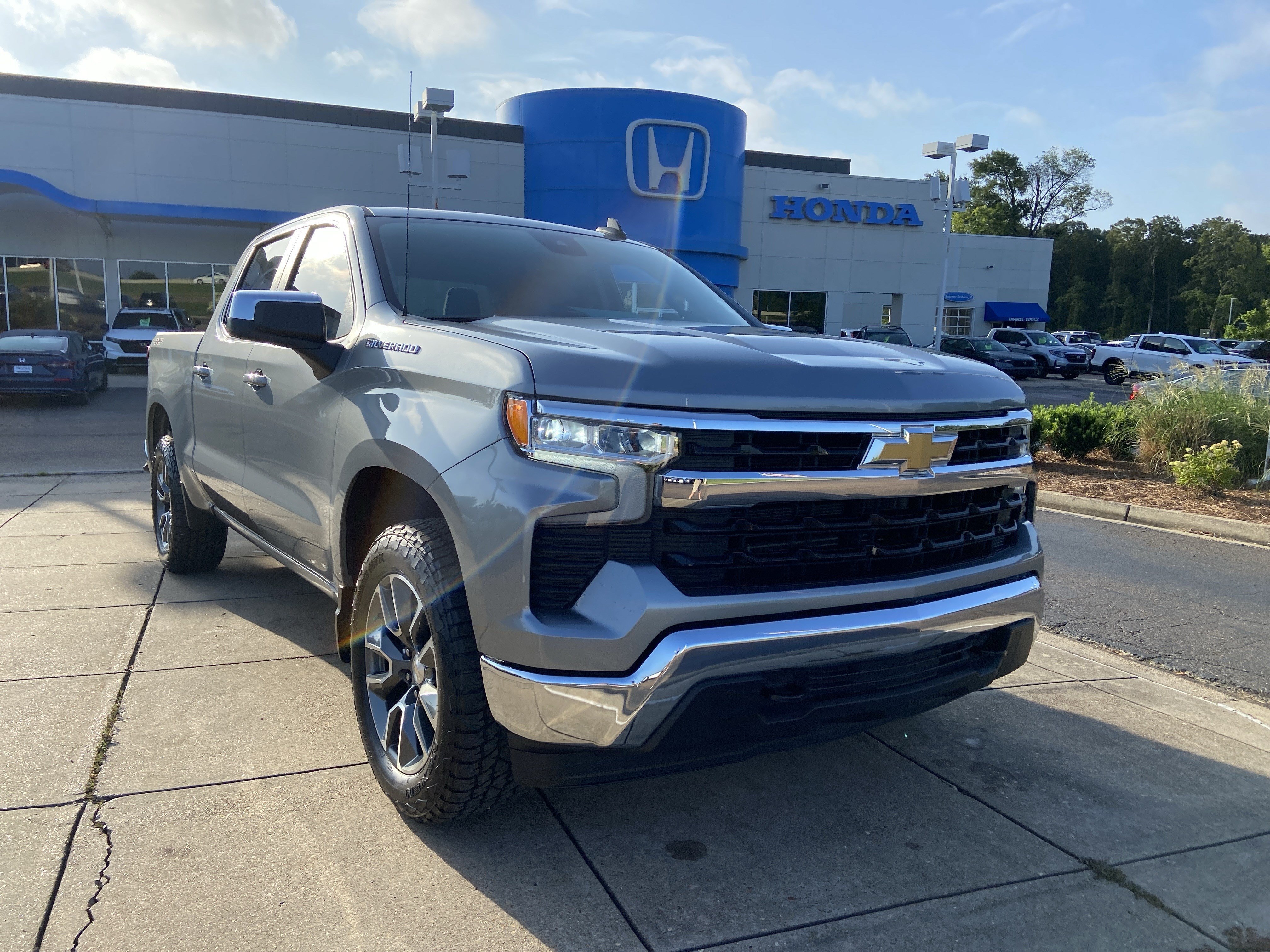 Used 2023 Sterling Gray Metallic Chevrolet LT image 4