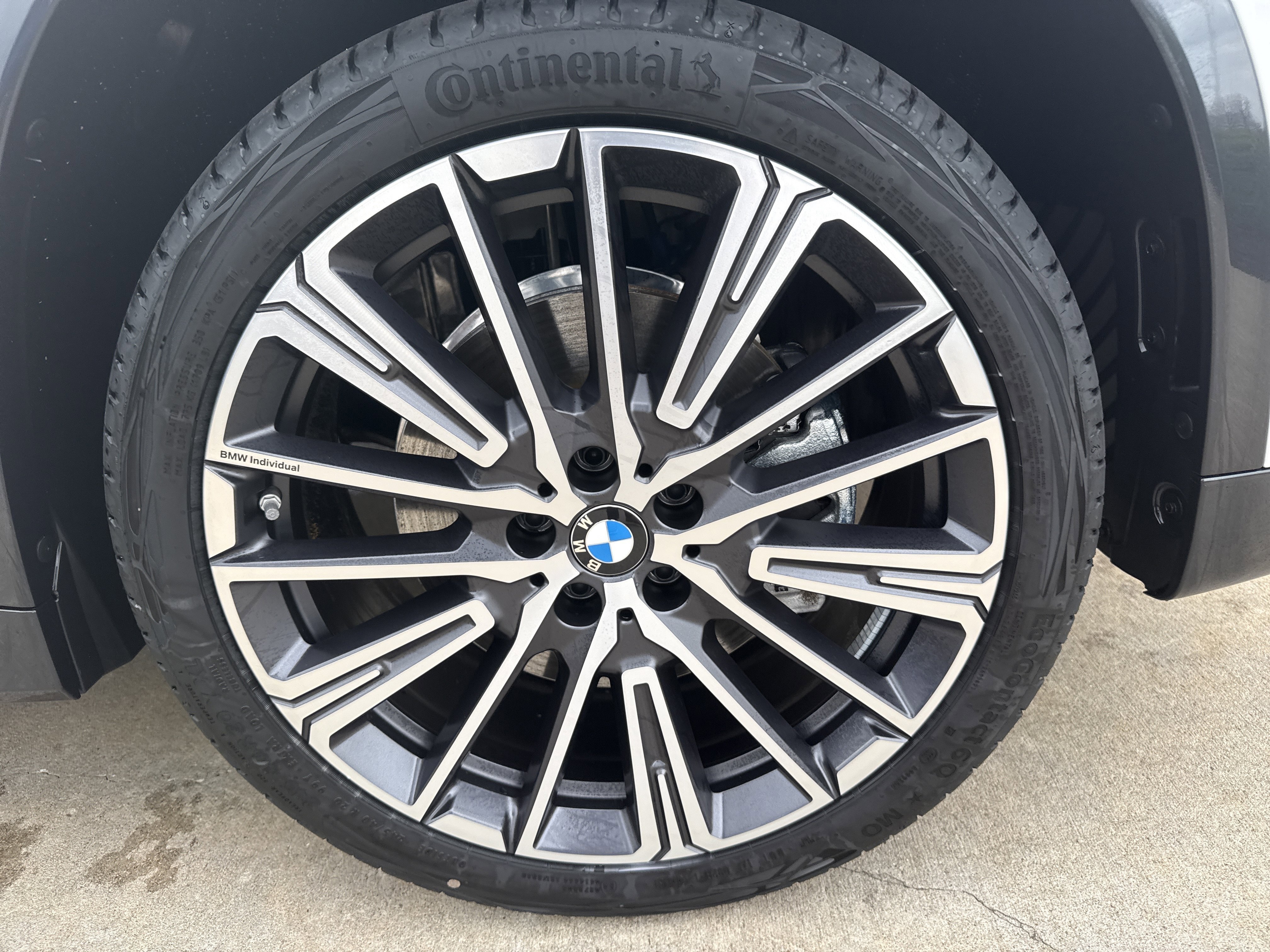 New 2026 0A96 Mineral White Metallic BMW xDrive28i image 27