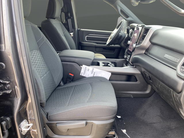 2025 RAM 2500 Big Horn - Photo 33