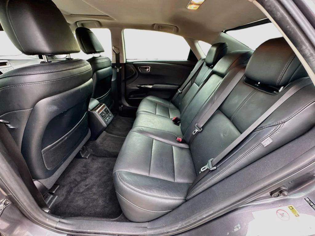 Used 2013 Gray Toyota XLE image 31
