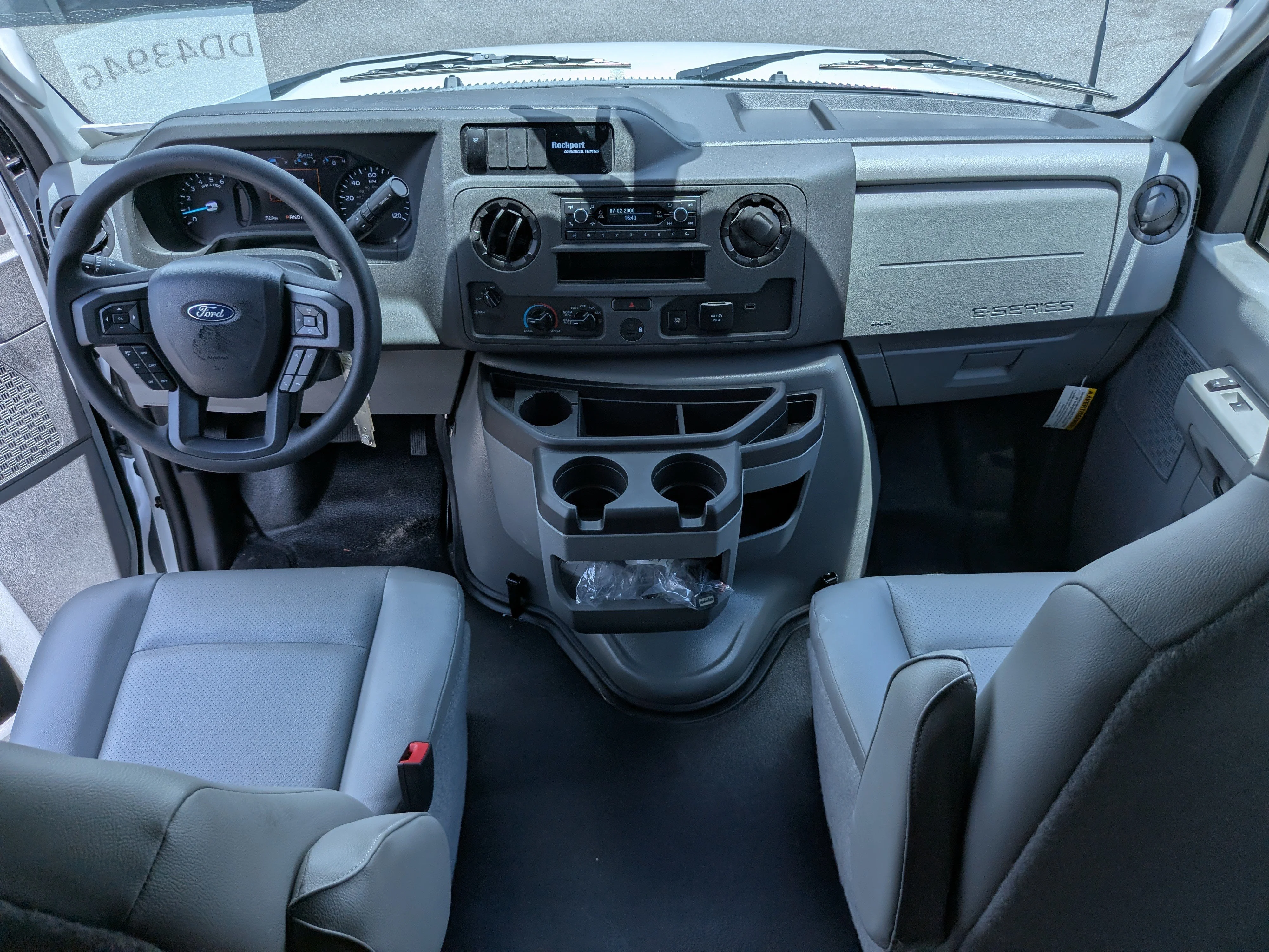 New 2026 Oxford White Ford E-350 SRW image 14