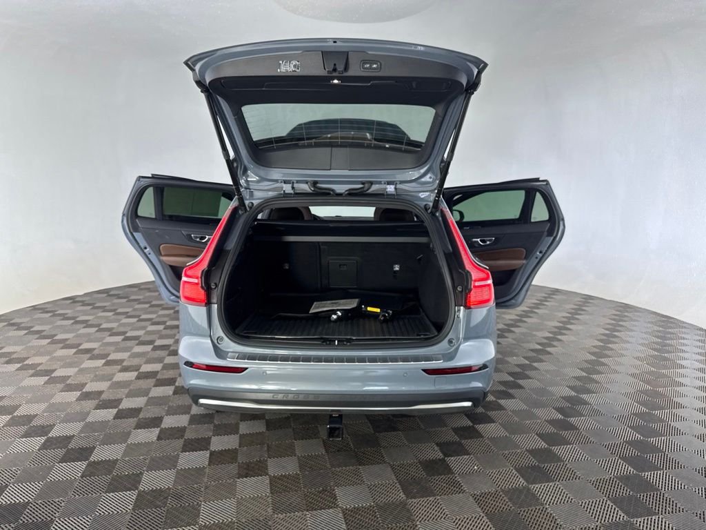 Used 2023 Gray Volvo Ultimate image 19