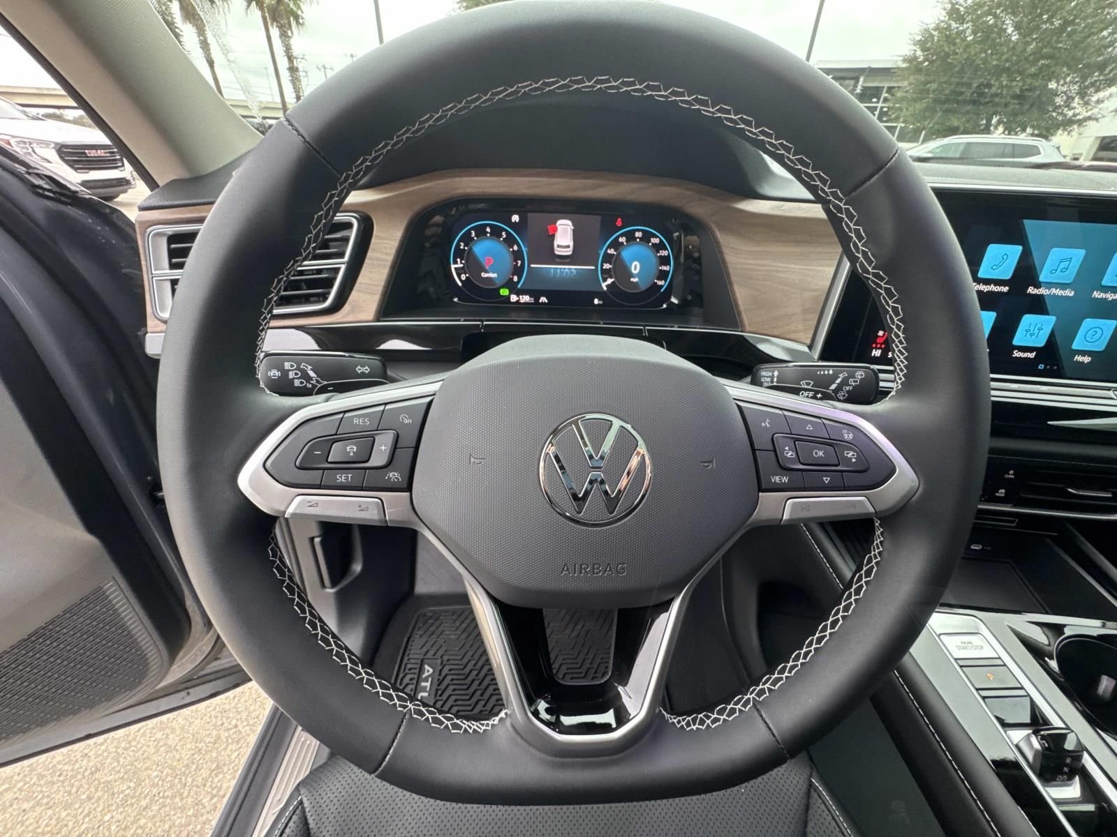 2026 Volkswagen Atlas SE w/Tech - Photo 16
