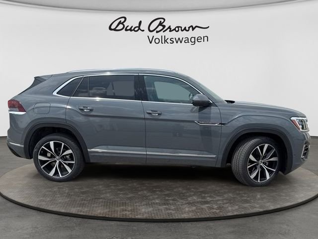 New 2026 Pure Gray Volkswagen 2.0T SEL Premium R-Line image 2