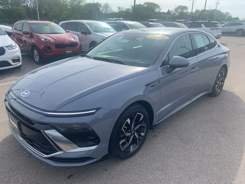 2025 Hyundai Sonata SEL's photo