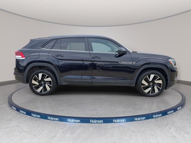 Used 2025 Black Volkswagen 2.0T SE w/Technology image 5