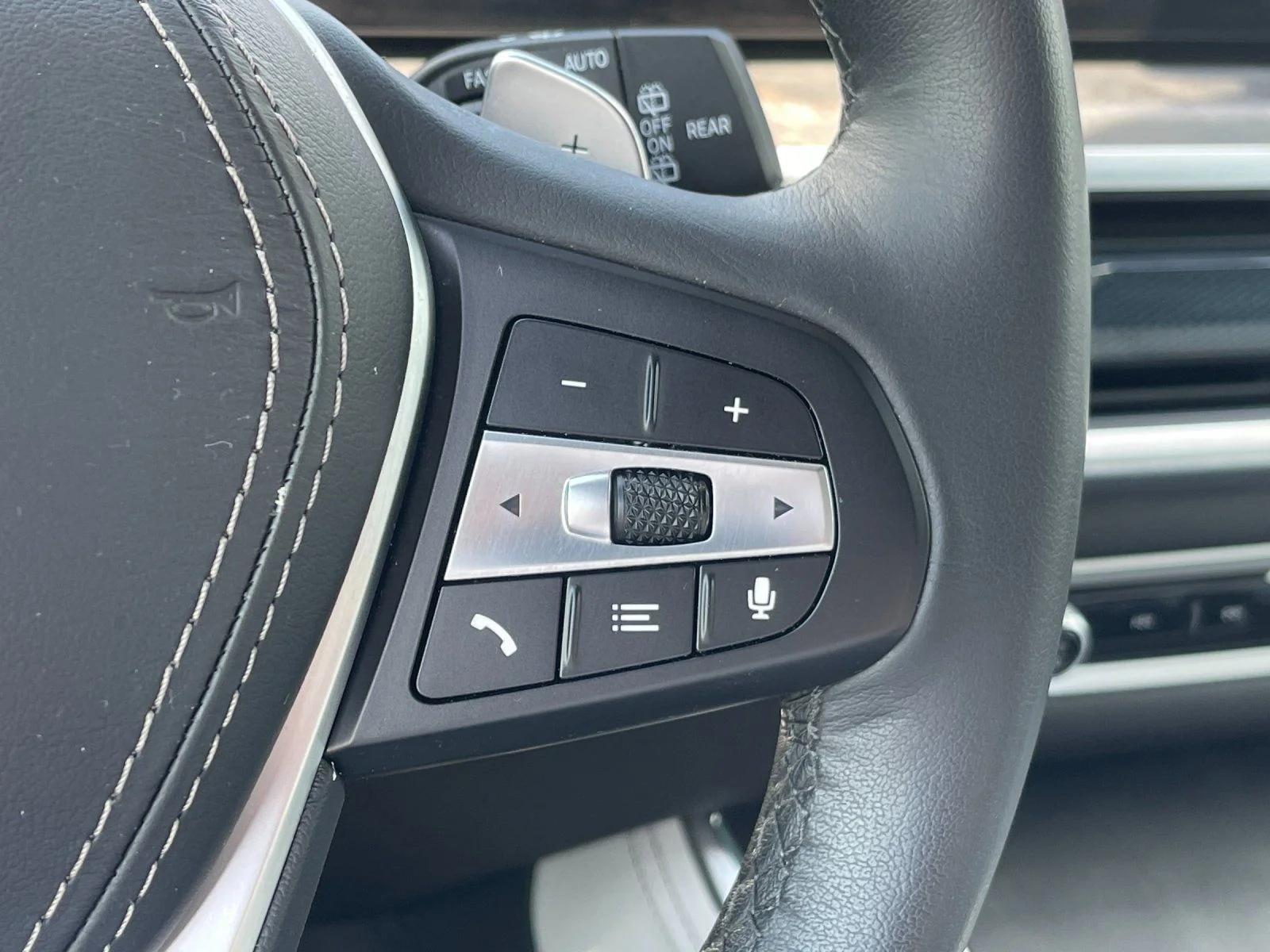 Used 2025 Blue BMW xDrive40i image 29