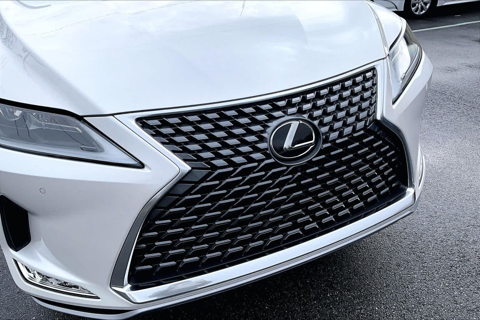 Used 2022 Eminent White Pearl Lexus  image 29