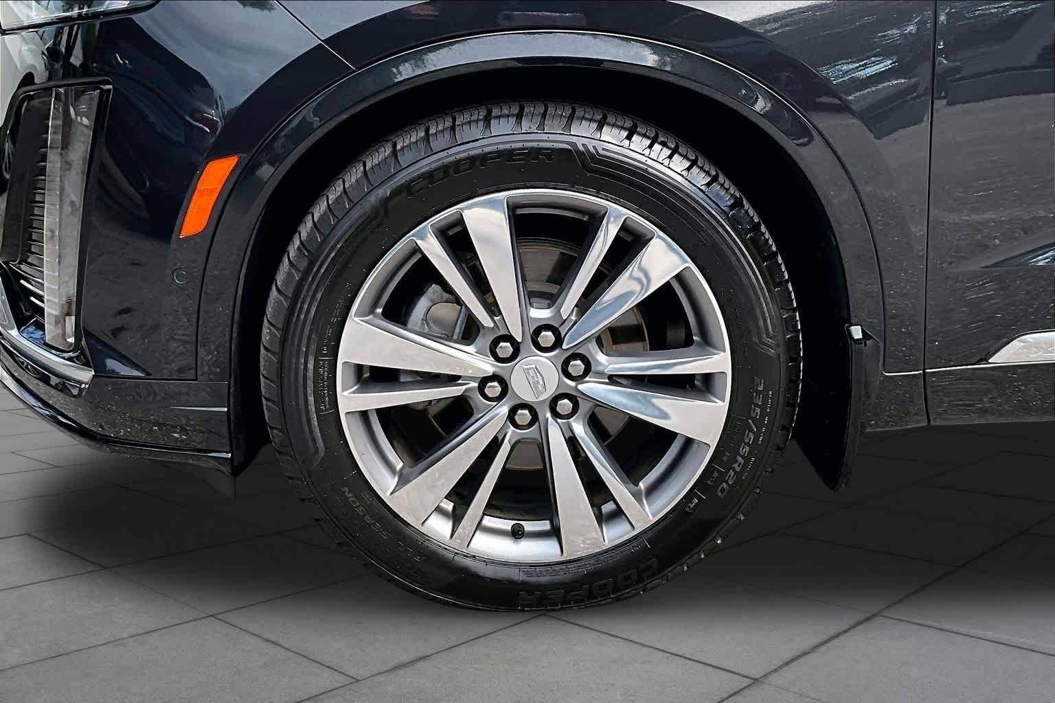 Used 2020 Manhattan Noir Metallic Cadillac FWD Premium Luxury image 11