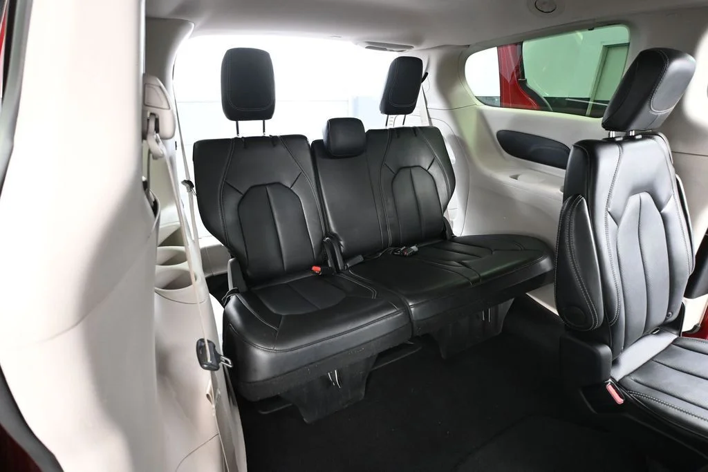 Used 2024 Red Chrysler Touring L image 42