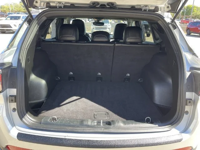 Used 2024 Silver Jeep Latitude image 22