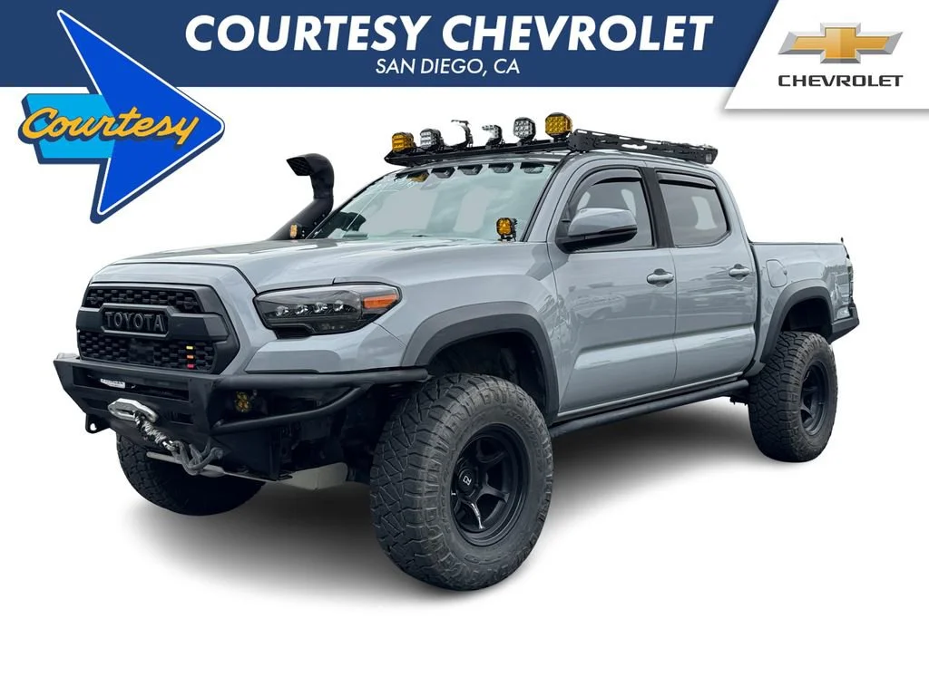 Used 2019  Toyota SR image 1