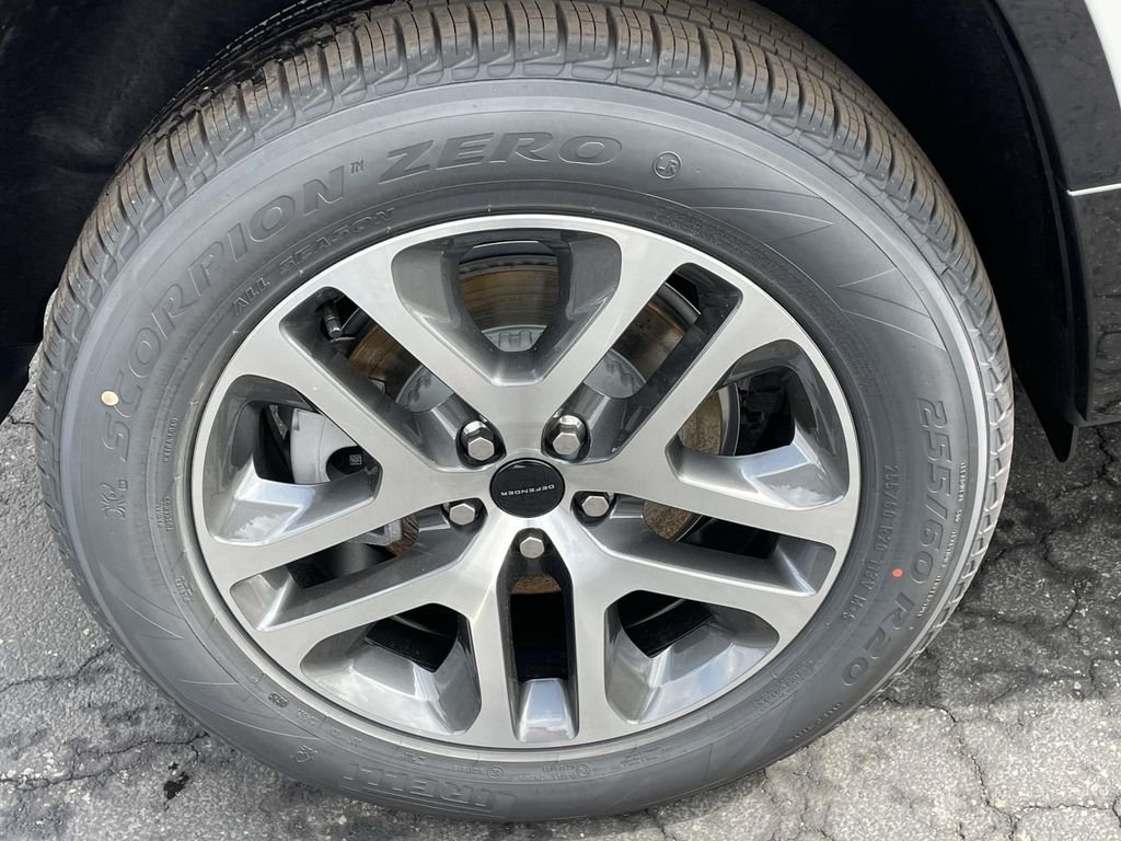 New 2026 Borasco Grey Land Rover X-Dynamic SE image 10