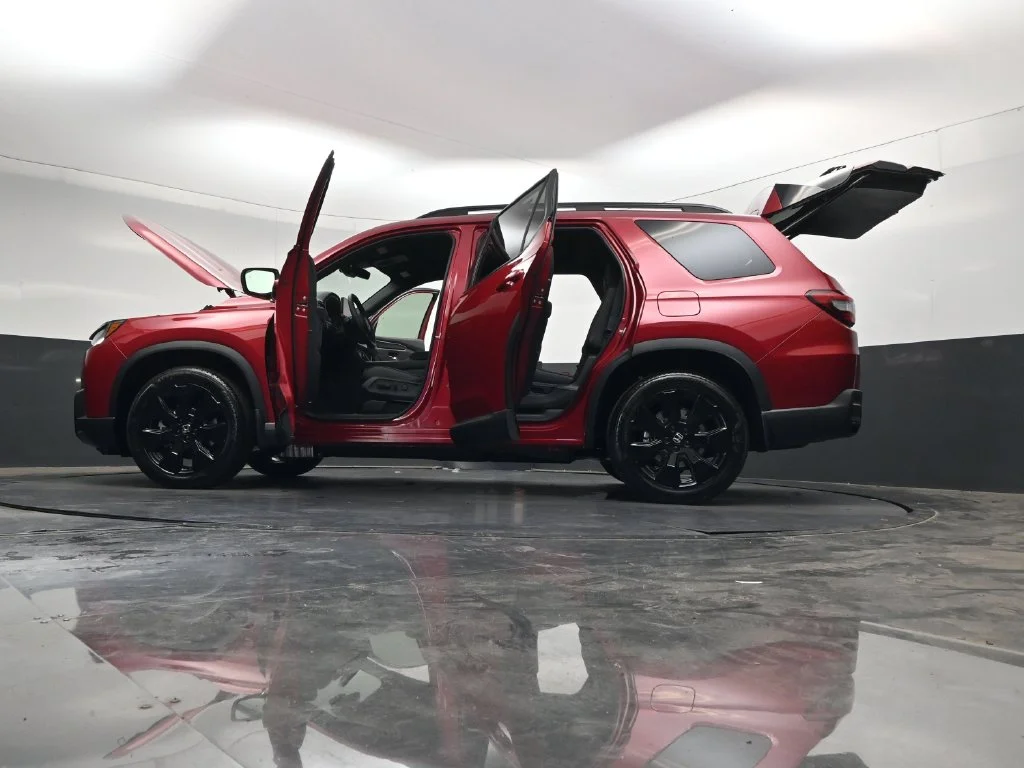 New 2026 Radiant Red Metallic II Honda Black Edition image 37