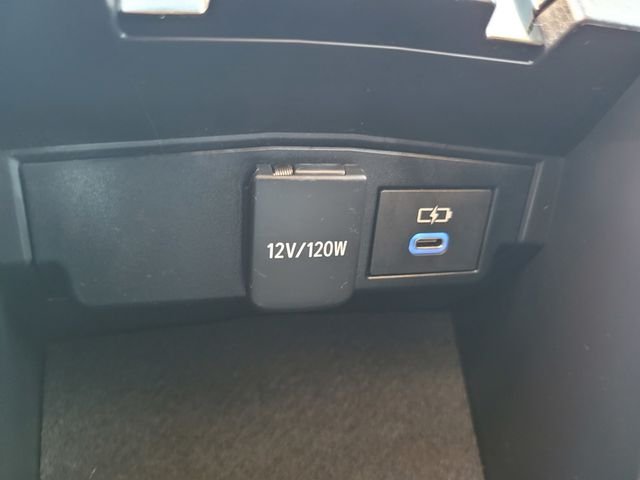 Used 2022 White Toyota LE image 25