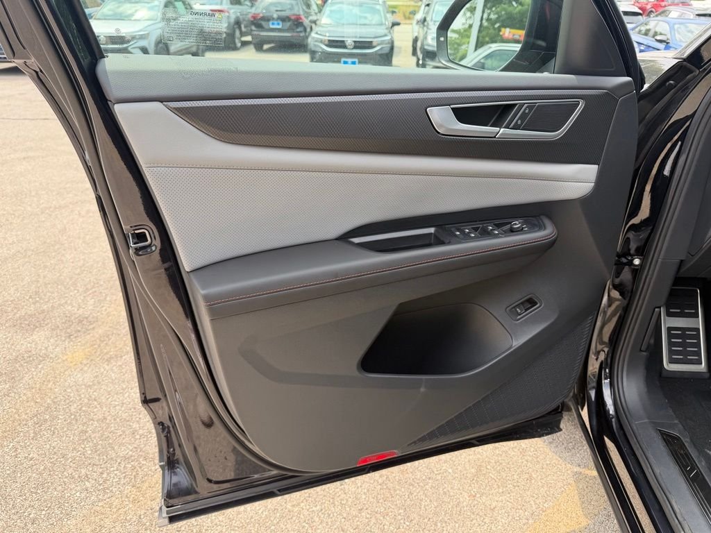 New 2026 Deep Black Pearl Volkswagen 2.0T Peak Edition image 14